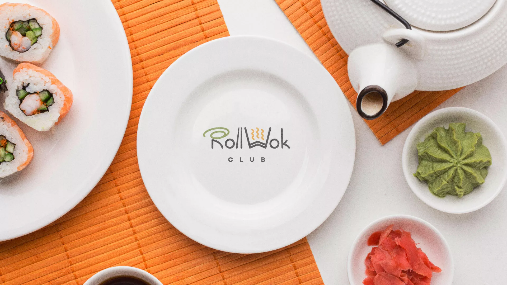 Разработка логотипа и фирменного стиля суши-бара «Roll Wok Club» в Плавске